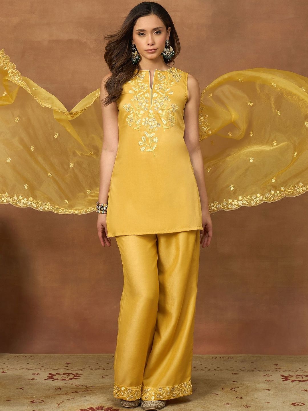 Dhiyona IN Women Floral Embroidered Regular Thread Work Kurta with Palazzos & With Dupatta