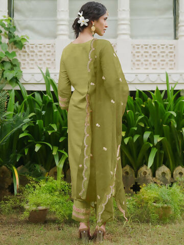 Women's Green embroidered Kurta with Trousers with dupatta