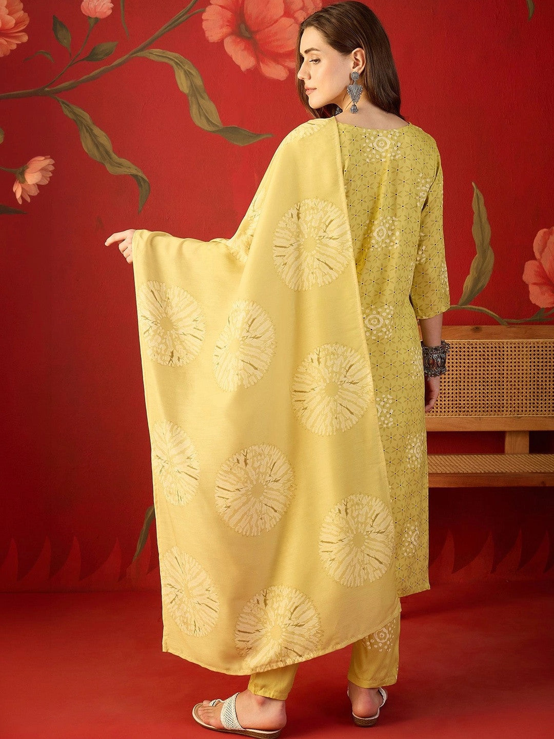 Women Ethnic Motifs Printed Regular Kurta with Trousers & With Dupatta