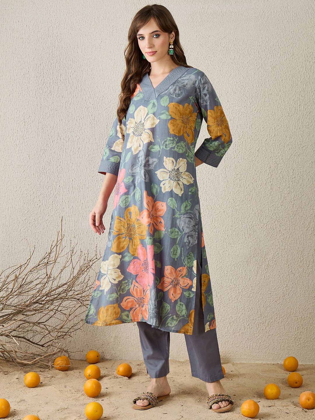 Dhiyona IE Women Grey Floral Printed Regular Pure Cotton Straight Kurta with Trousers