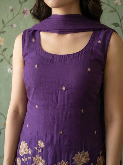Women Floral Embroidered Regular Thread Work Kurta with Sharara & With Dupatta