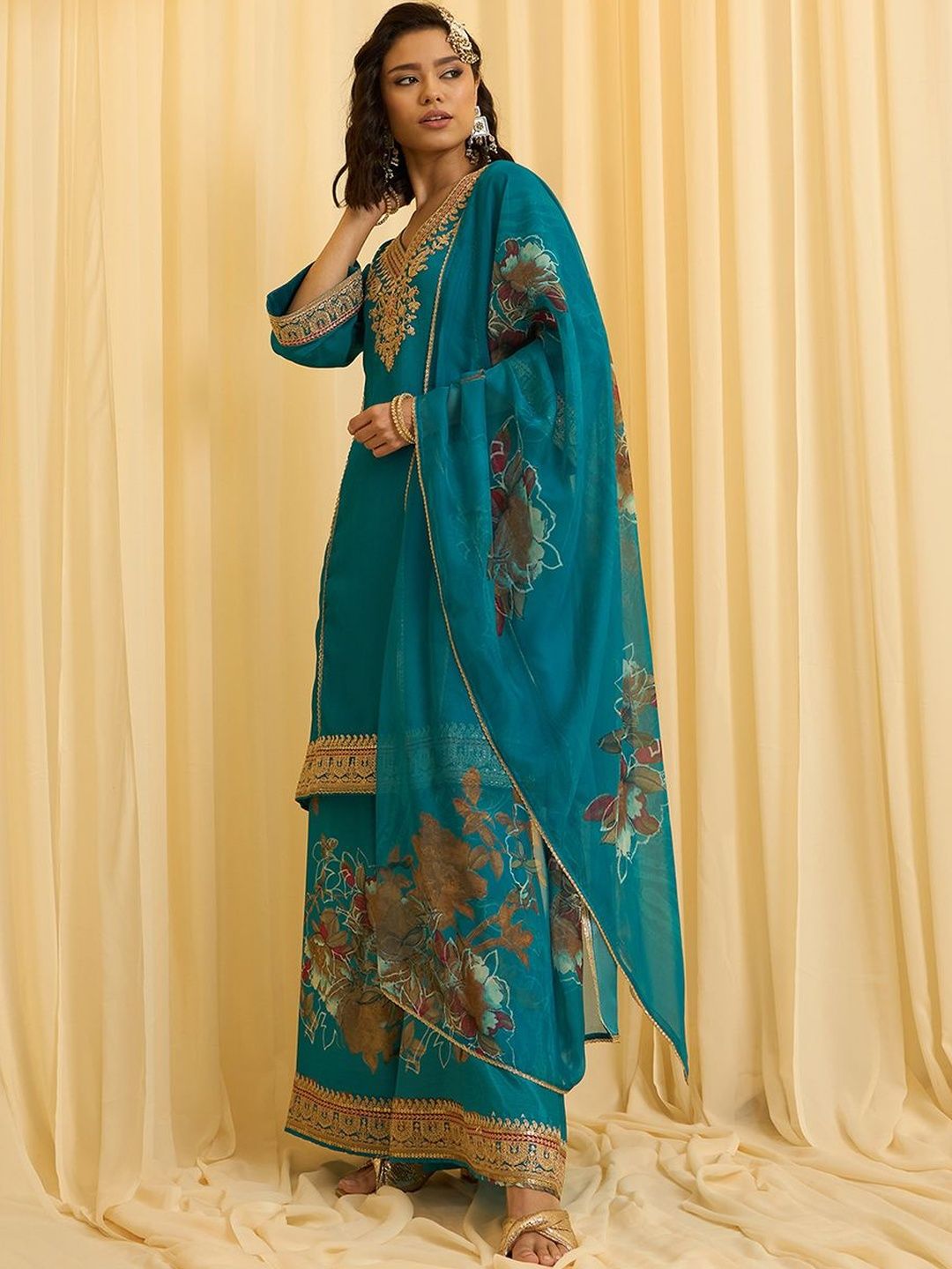Dhiyona CH Women Floral Embroidered Regular Thread Work Kurta with Palazzos & With Dupatta