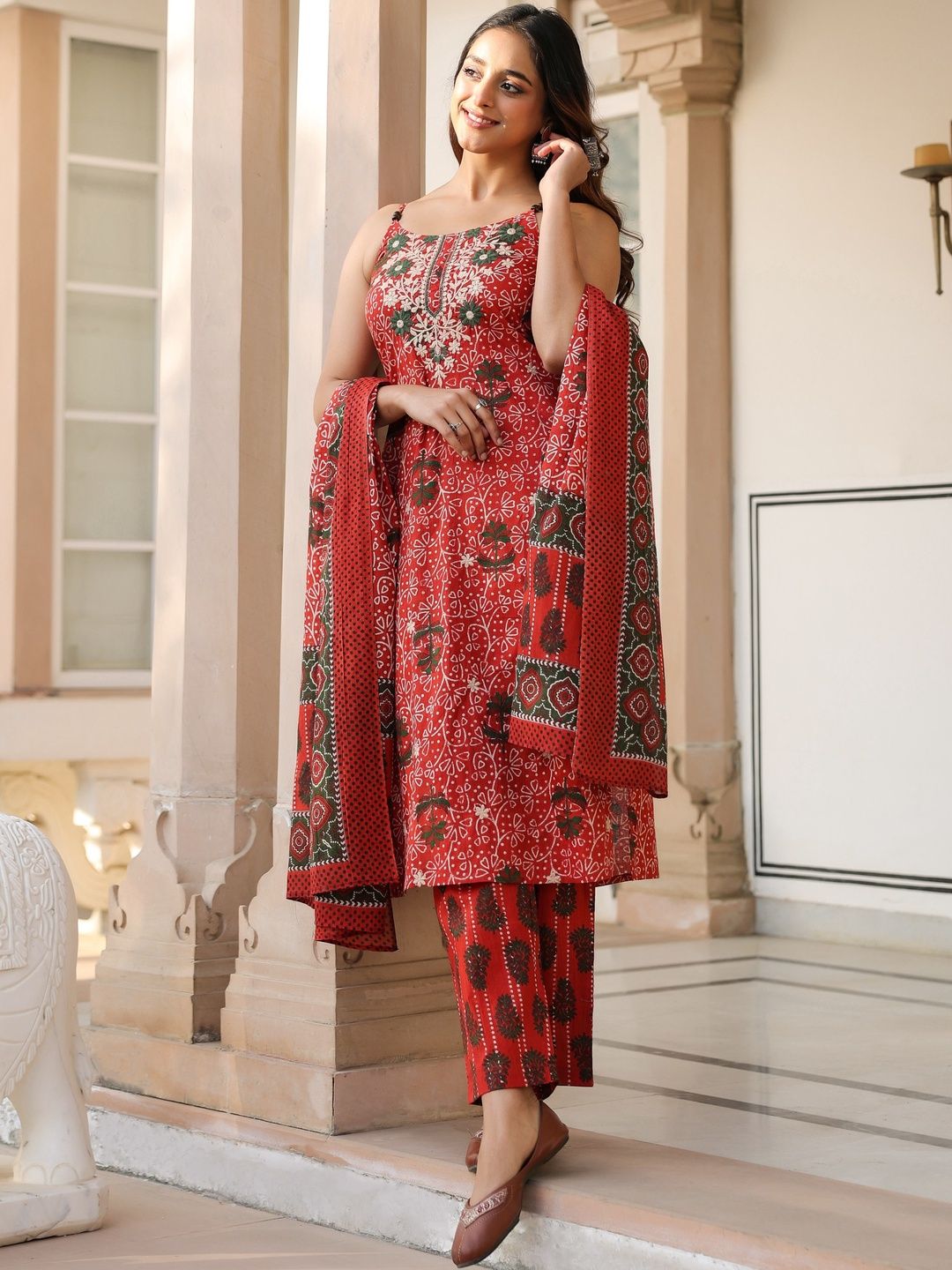 Dhiyona RR Women's Ethnic Motifs Printed Regular Beads and Stones Pure Cotton Kurta with Trousers & With