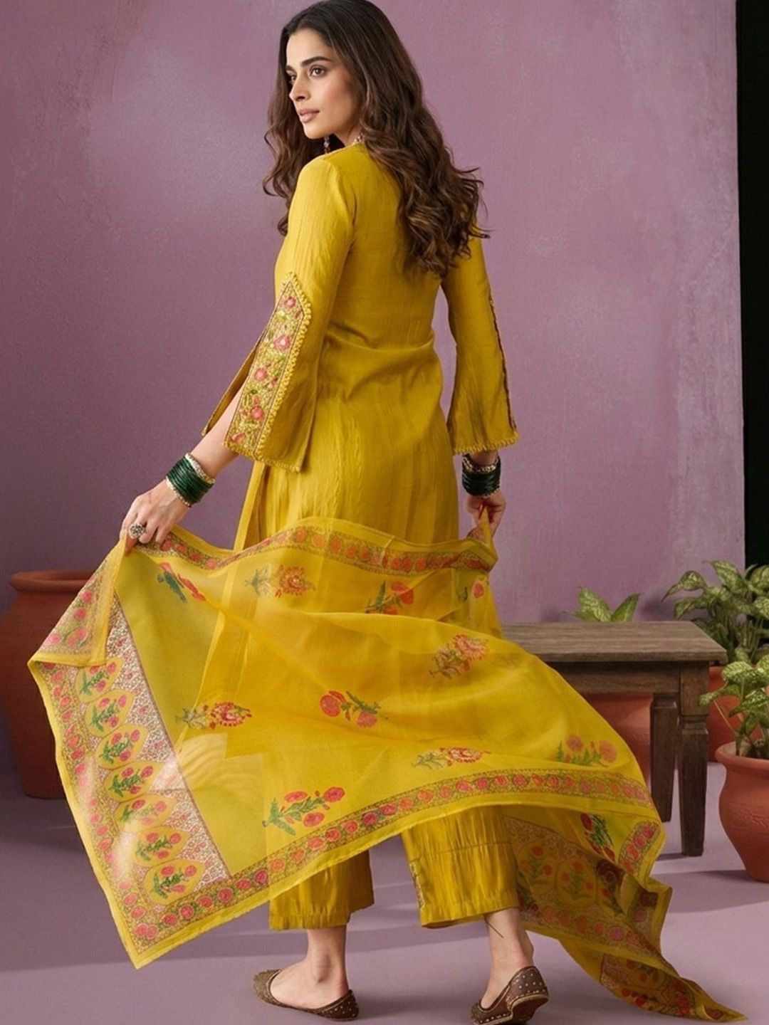Dhiyona CH Women Floral Embroidered Regular Thread Work Kurta with Trousers & With Dupatta
