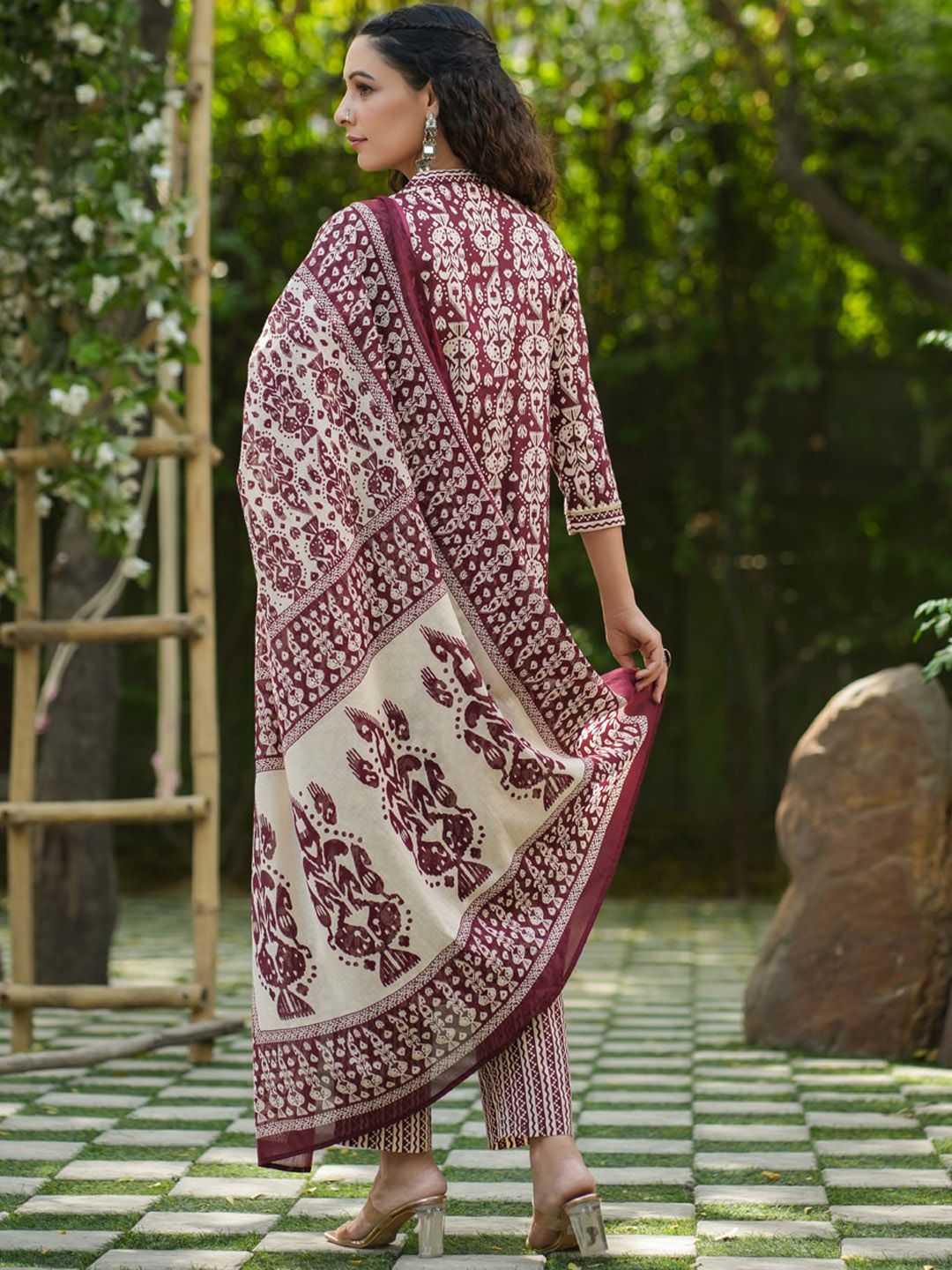 Dhiyona RR Women's Printed Gotta Patti Pure Cotton Straight Kurta With Trousers & Dupatta