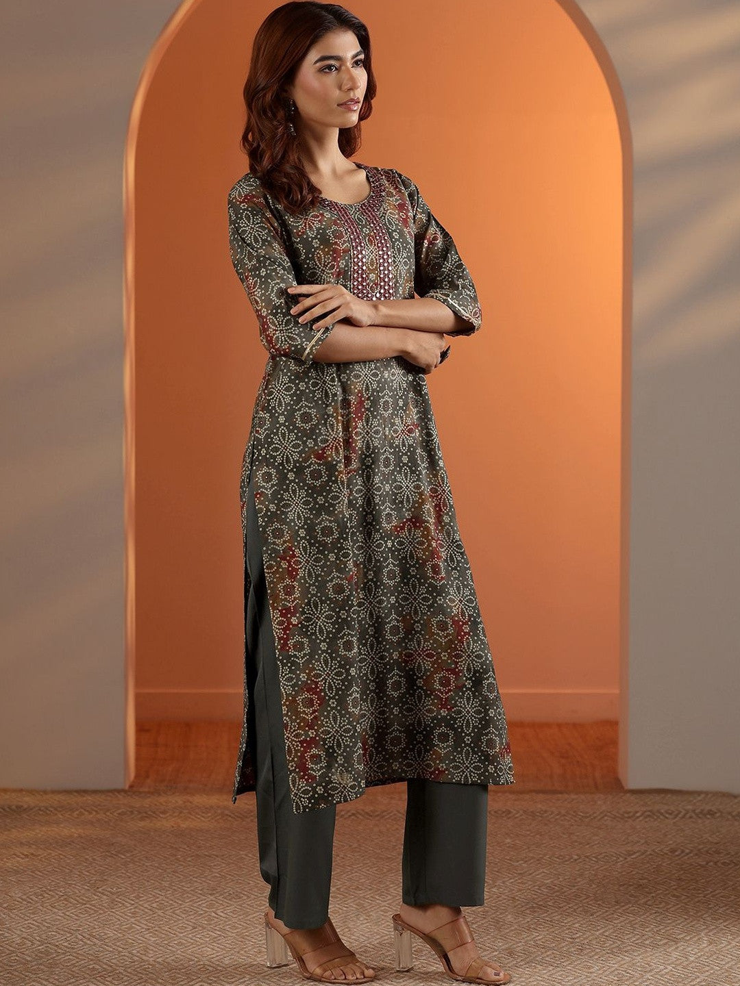 Women Ethnic Motifs Printed Regular Thread Work Kurta with Trousers & With Dupatta