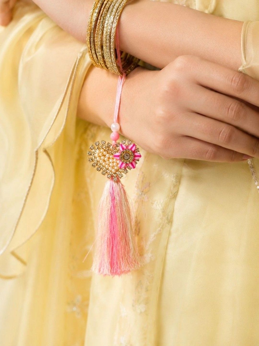 Dhiyona Rakhi
