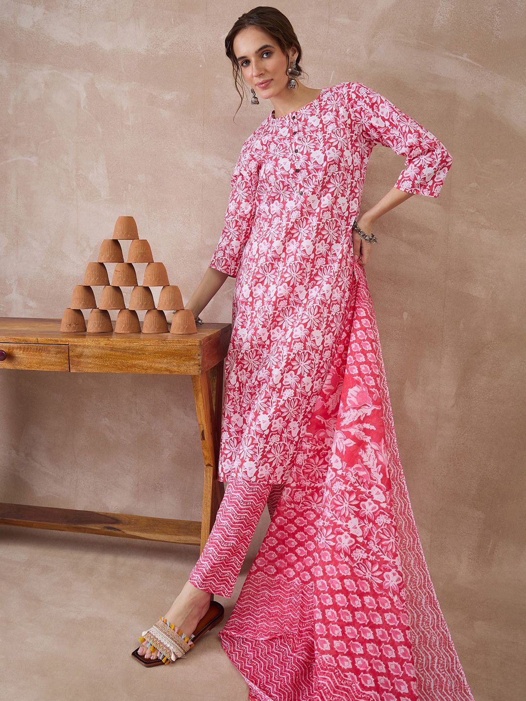 Dhiyona IE Women Floral Printed Regular Pure Cotton Kurta with Trousers & With Dupatta