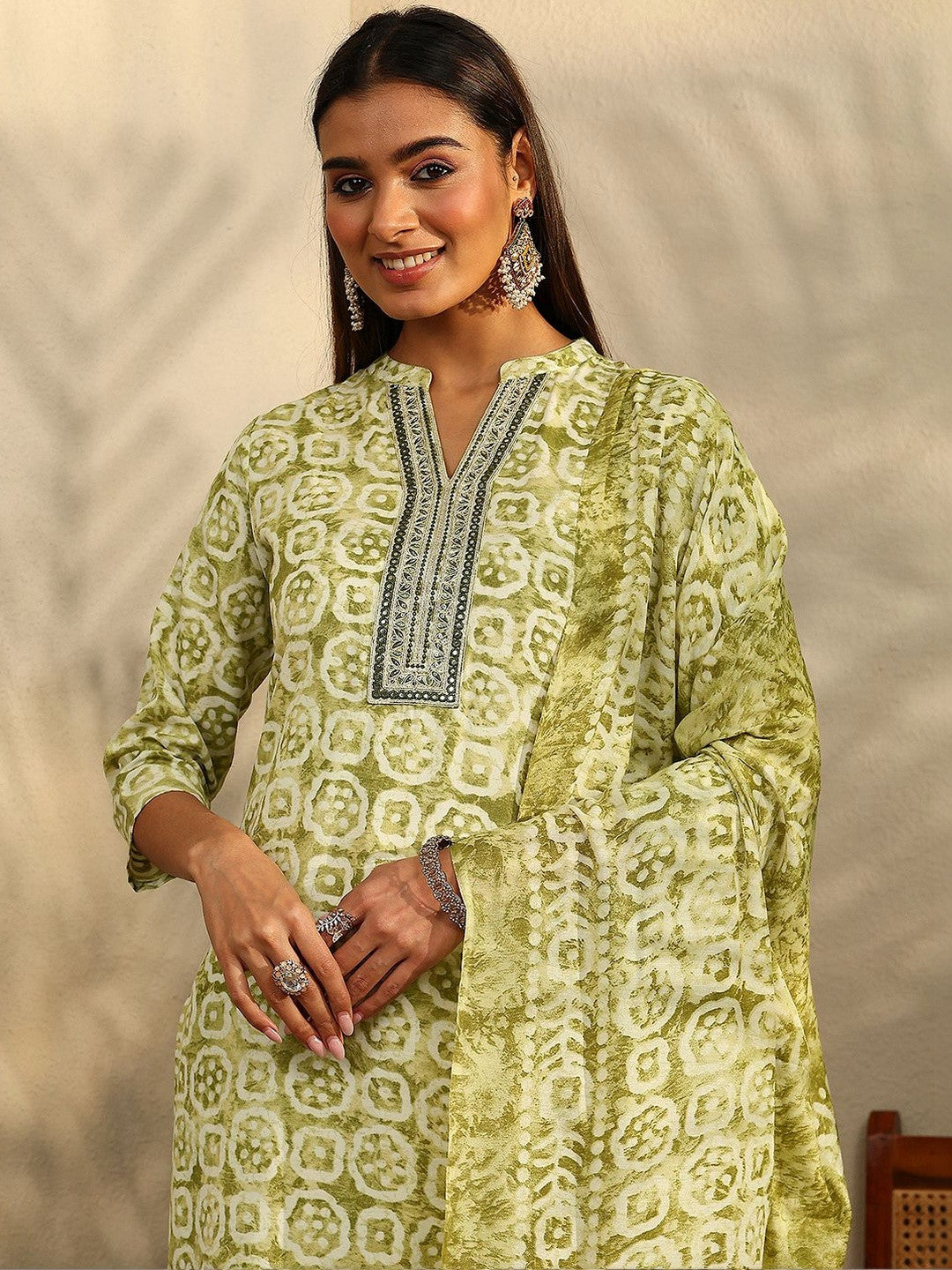 Women Ethnic Motifs Printed Regular Kurta with Trousers & With Dupatta