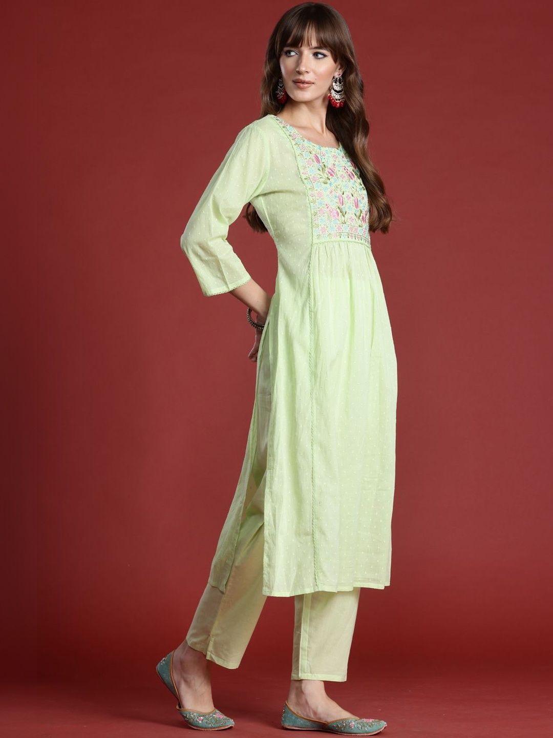 Women Floral Embroidered Panelled Thread Work Pure Cotton Kurta with Trousers & With Dupatta