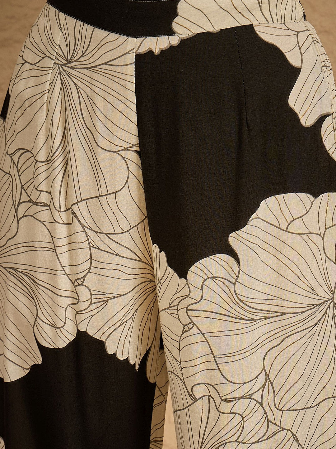 Floral Printed Round Neck Kurta & Trousers