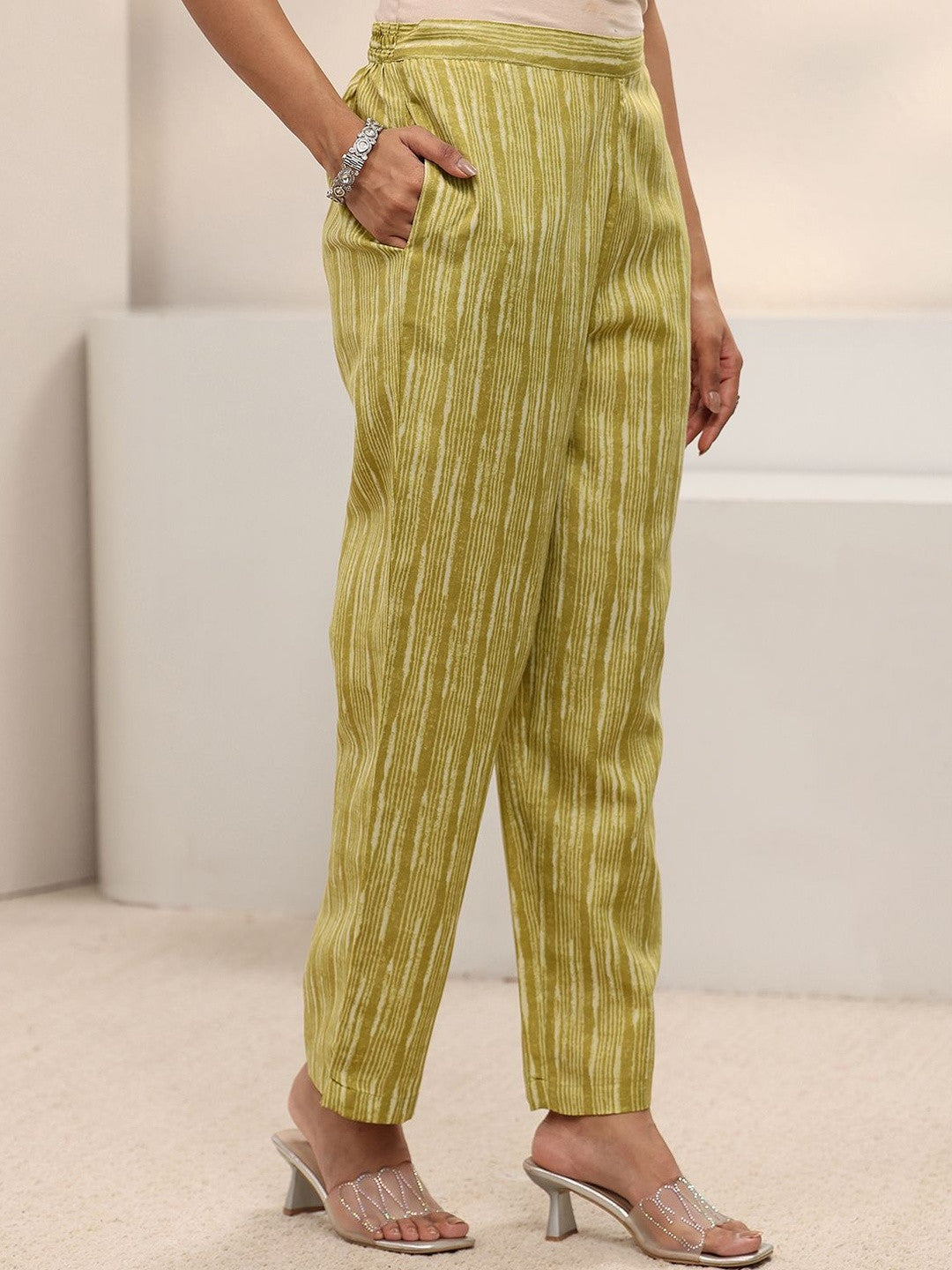 Women Ethnic Motifs Printed Regular Thread Work Kurta with Trousers & With Dupatta