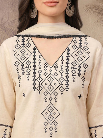 Women Embroidered Regular Pure Cotton Kurta with Trousers & With Dupatta