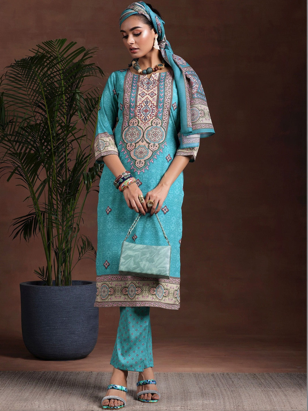 Women Ethnic Motifs Printed Regular Kurta with Trousers & With Dupatta