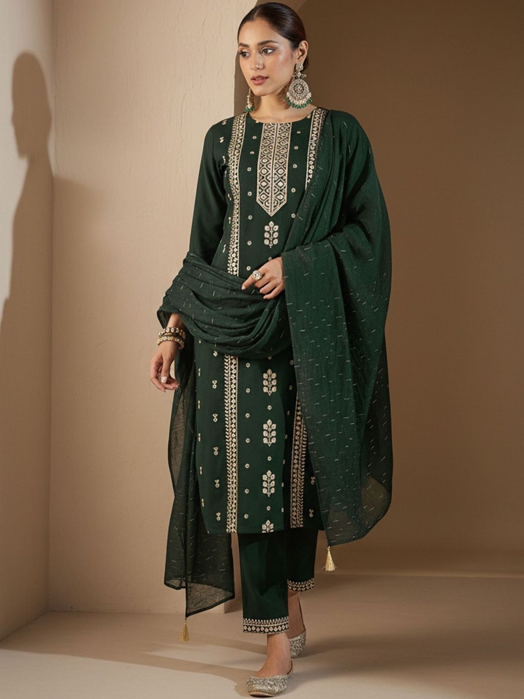 Dhiyona IE Ethnic Motifs Embroidered Round Neck Thread Work Kurta With Trousers & Dupatta