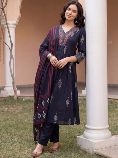 Women Ethnic Motifs Embroidered Panelled Thread Work Pure Cotton Kurta with Trousers & With Dupatta
