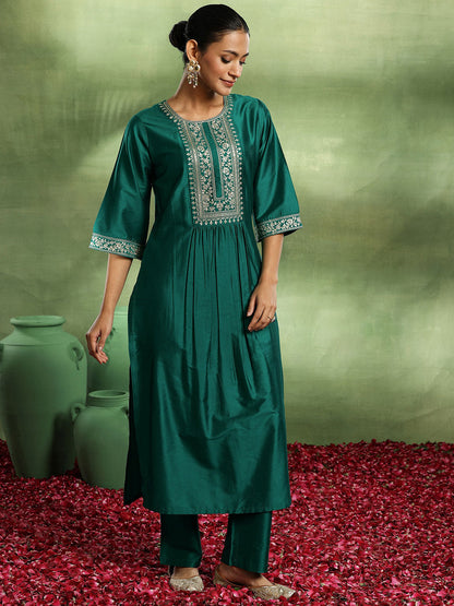 Floral Yoke Design Pleated Sequinned Republic Day Kurta with Trouser