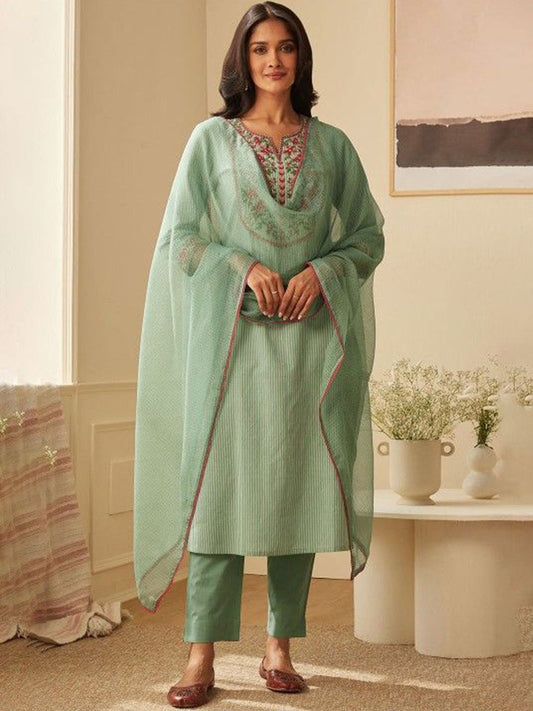 Dhiyona KL Women Floral Embroidered Regular Kurta with Trousers & With Dupatta