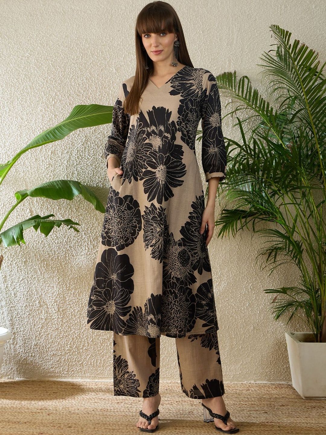 Dhiyona IE Printed V-Neck Three-Quarter Sleeves Pure Cotton Tunic And Trousers