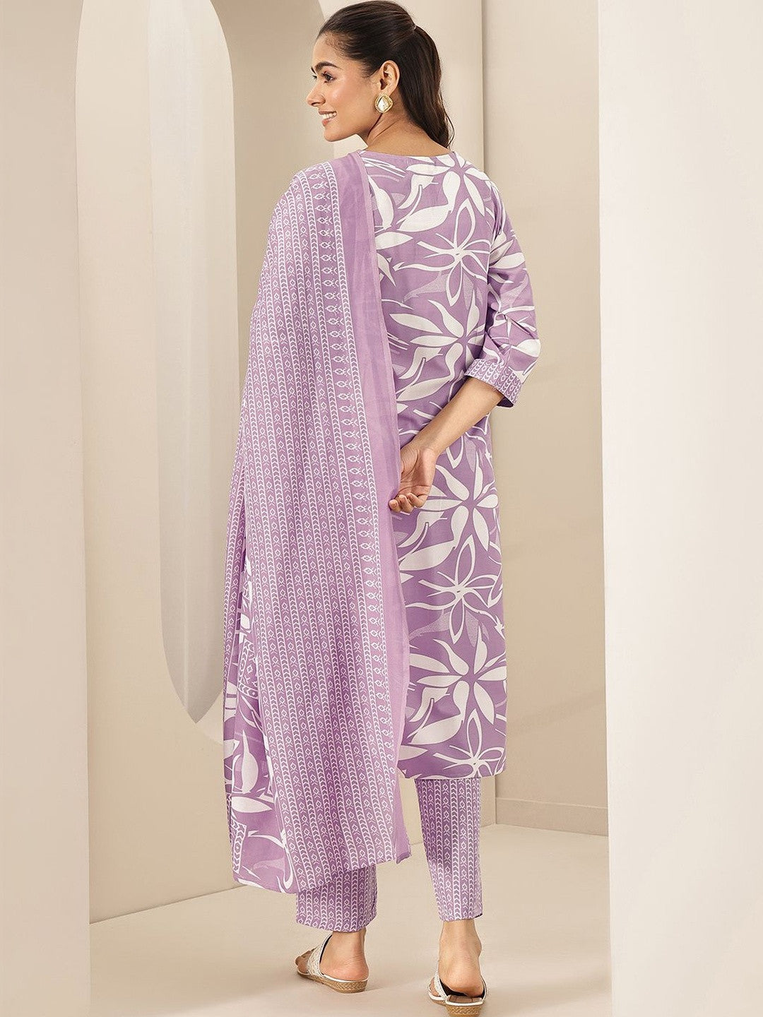 Women Floral Printed Regular Thread Work Kurta with Trousers & With Dupatta