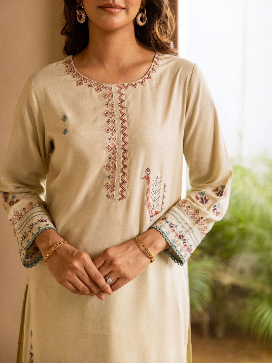Geometric Embroidered Round Neck Thread Work Straight Kurta With Palazzos