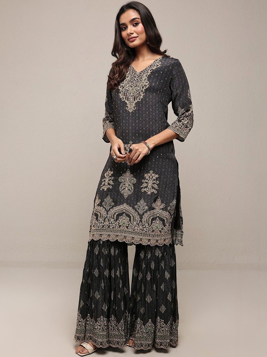 Dhiyona LL Women Ethnic Motifs Printed Regular Thread Work Silk Crepe Kurta with Sharara & With Dupatta