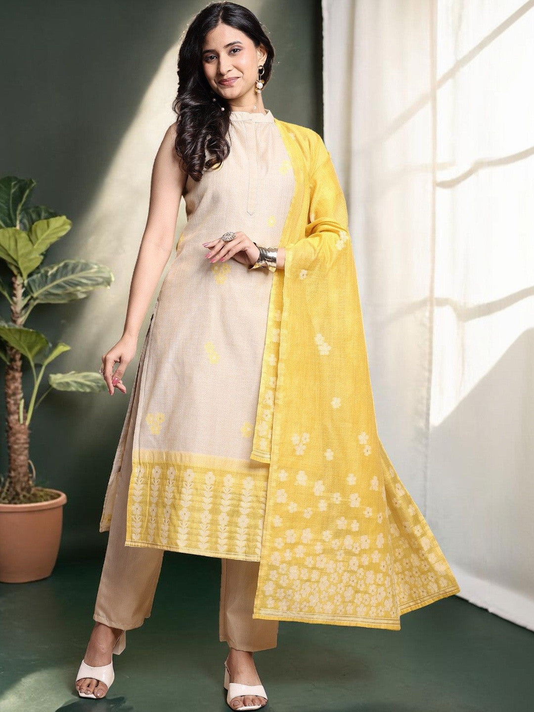 Floral Woven Design Mandarin Collar Kurta & Trousers With Dupatta