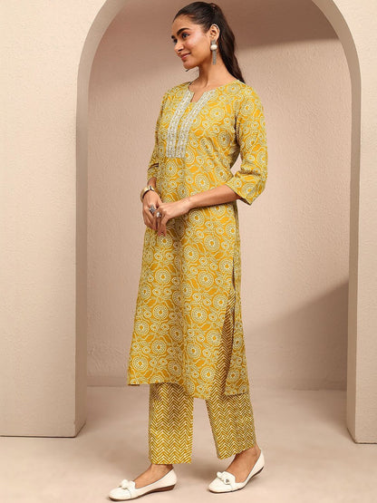 Women Ethnic Motifs Printed Regular Thread Work Kurta with Trousers & With Dupatta