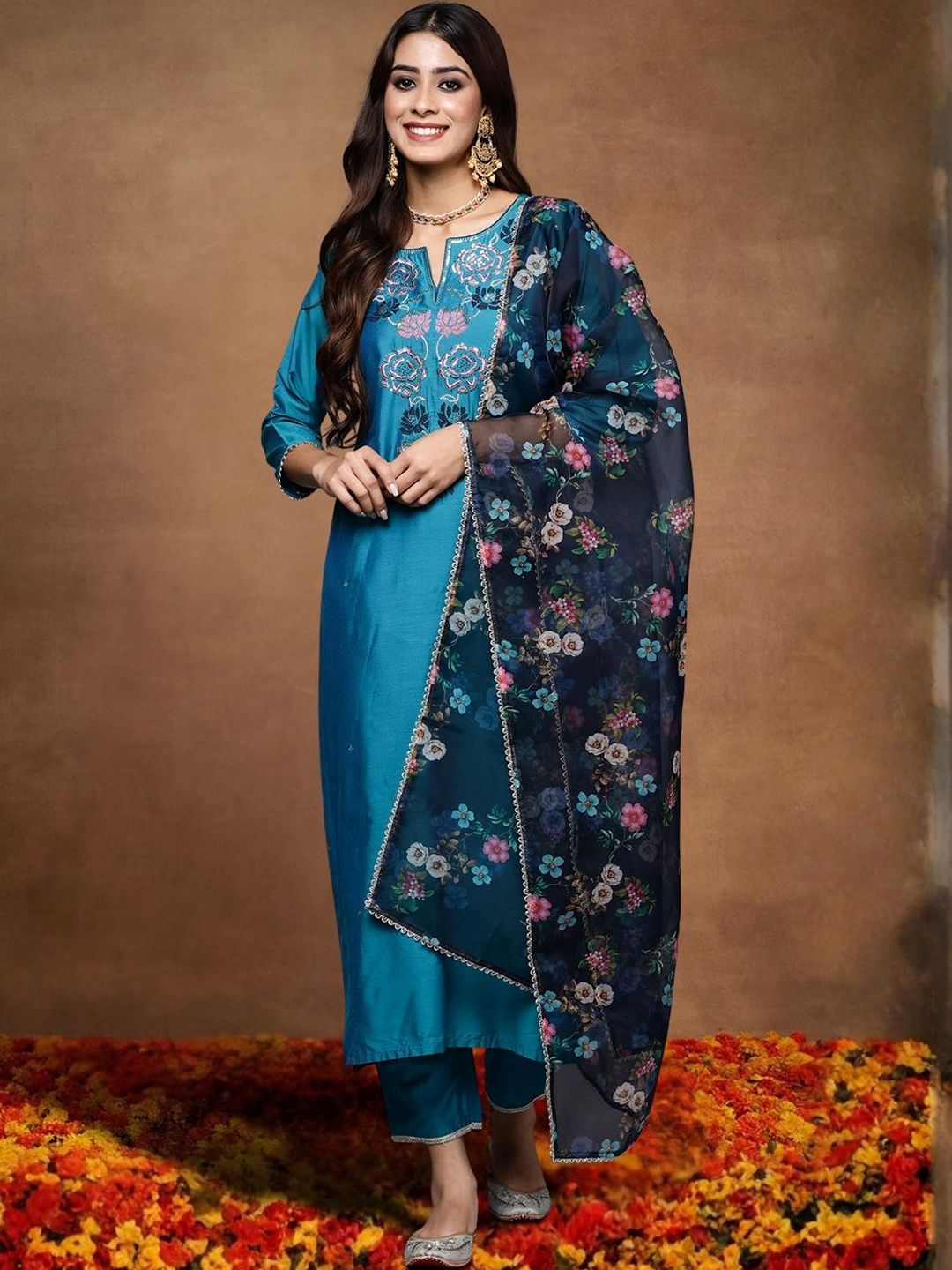 Dhiyona IE Women Floral Embroidered Regular Thread Work Kurta with Trousers & With Dupatta