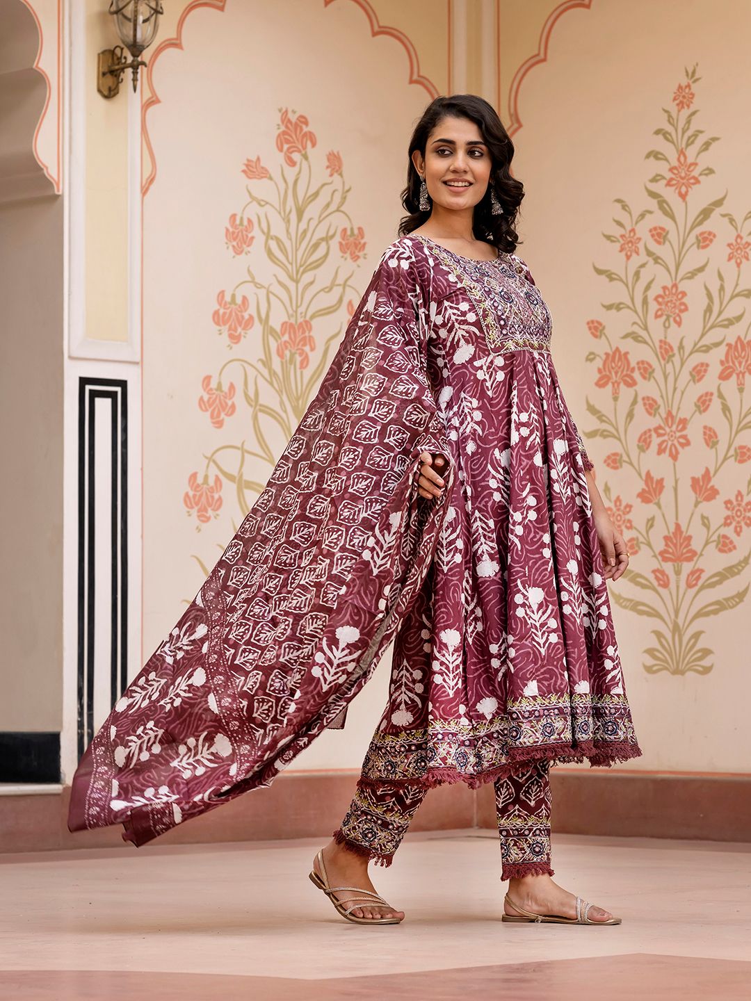 Dhiyona KL Women Floral Printed Regular Pure Cotton Kurta with Trousers & With Dupatta