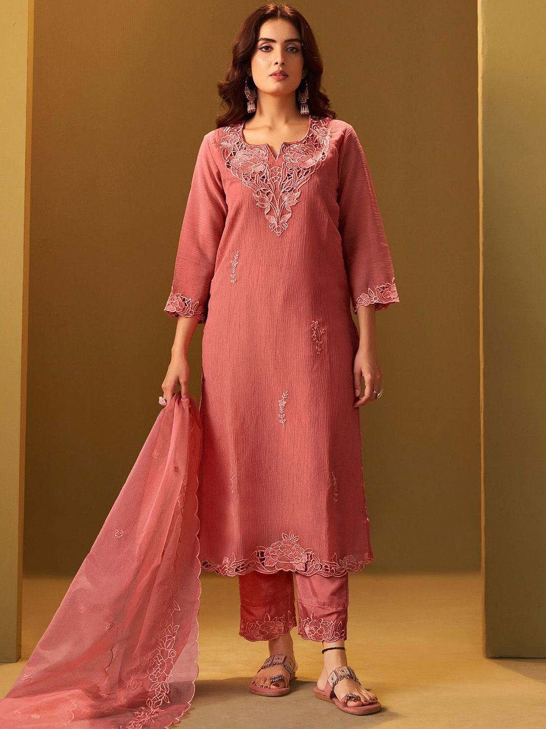Dhiyona IE Women Floral Embroidered Kurta with Trousers & Dupatta