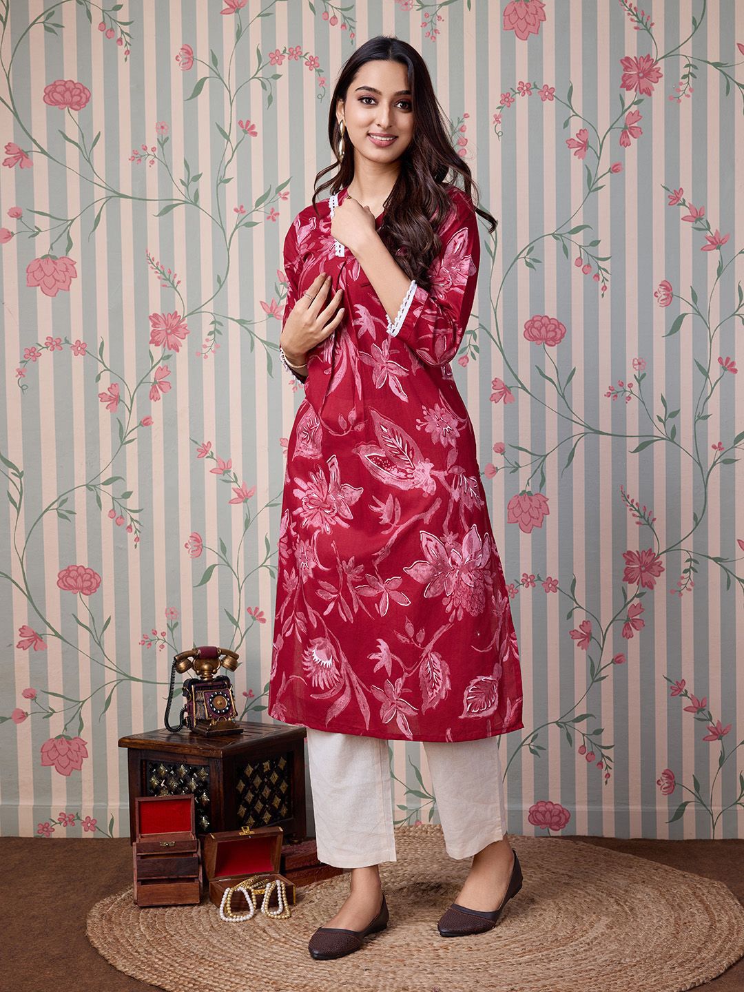 Dhiyona OD  Floral Printed Pure Cotton Straight Kurta