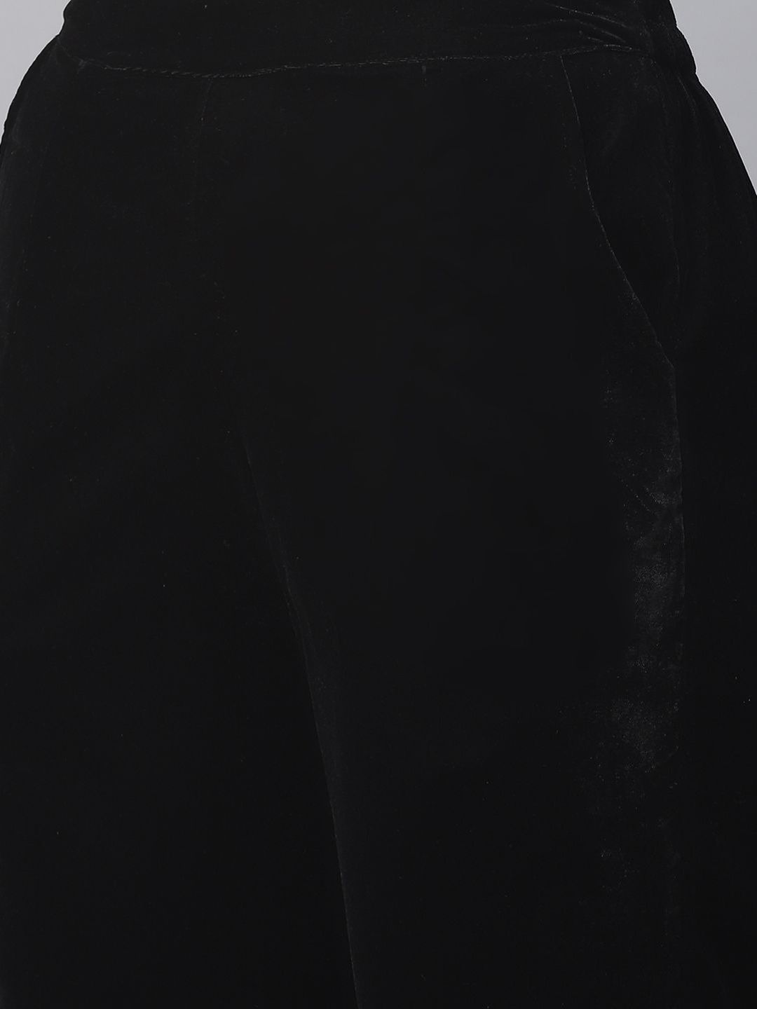 Dhiyona KL Women Ethnic Motifs Embroidered Regular Velvet Kurta with Trousers & With Dupatta