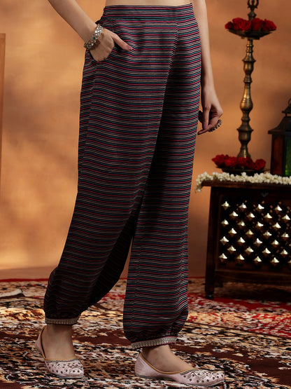 Women Floral Printed Regular Thread Work Kurta with Harem Pants & With Dupatta