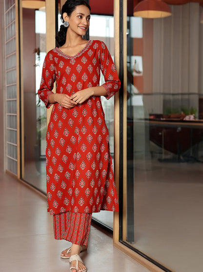 Women Ethnic Motifs Printed Regular Beads and Stones Kurta with Trousers