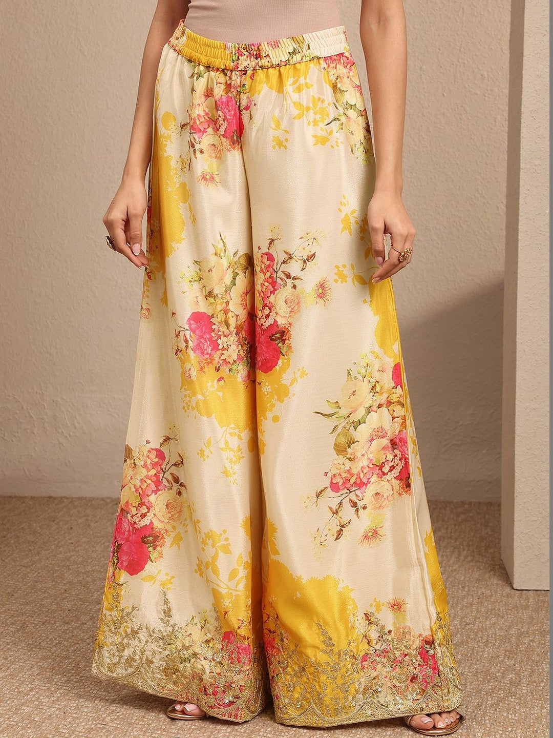 Women Floral Embroidered Regular Gotta Patti Kurta with Palazzos & With Dupatta
