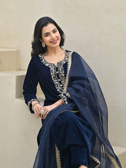 Dhiyona KL Floral Embroidered Stones & Beads Embellished Velvet Kurta & Trouser & Dupatta
