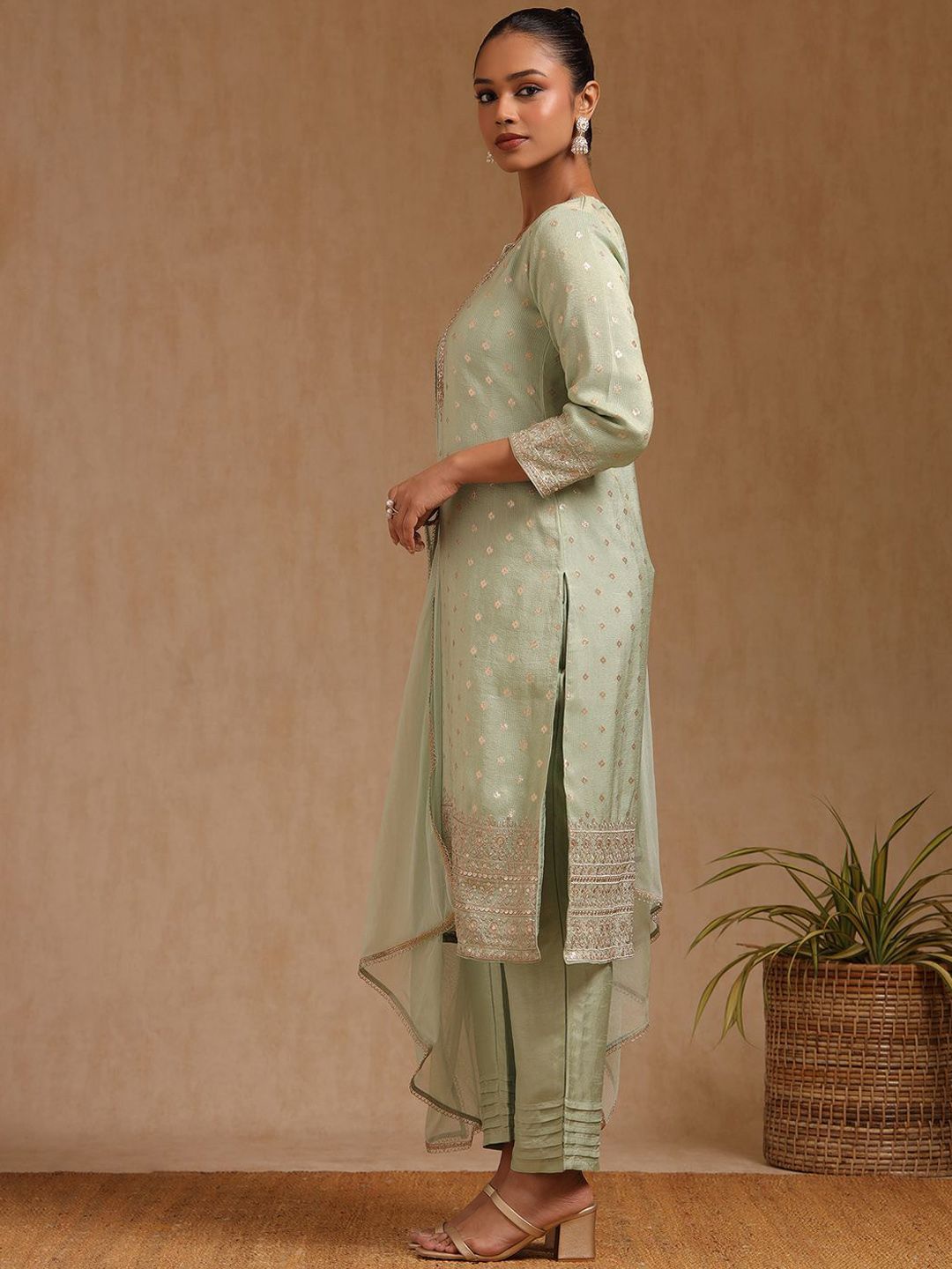 Dhiyona SO Women's Women Floral Woven Design Zardozi Kurta with Trousers & With Dupatta