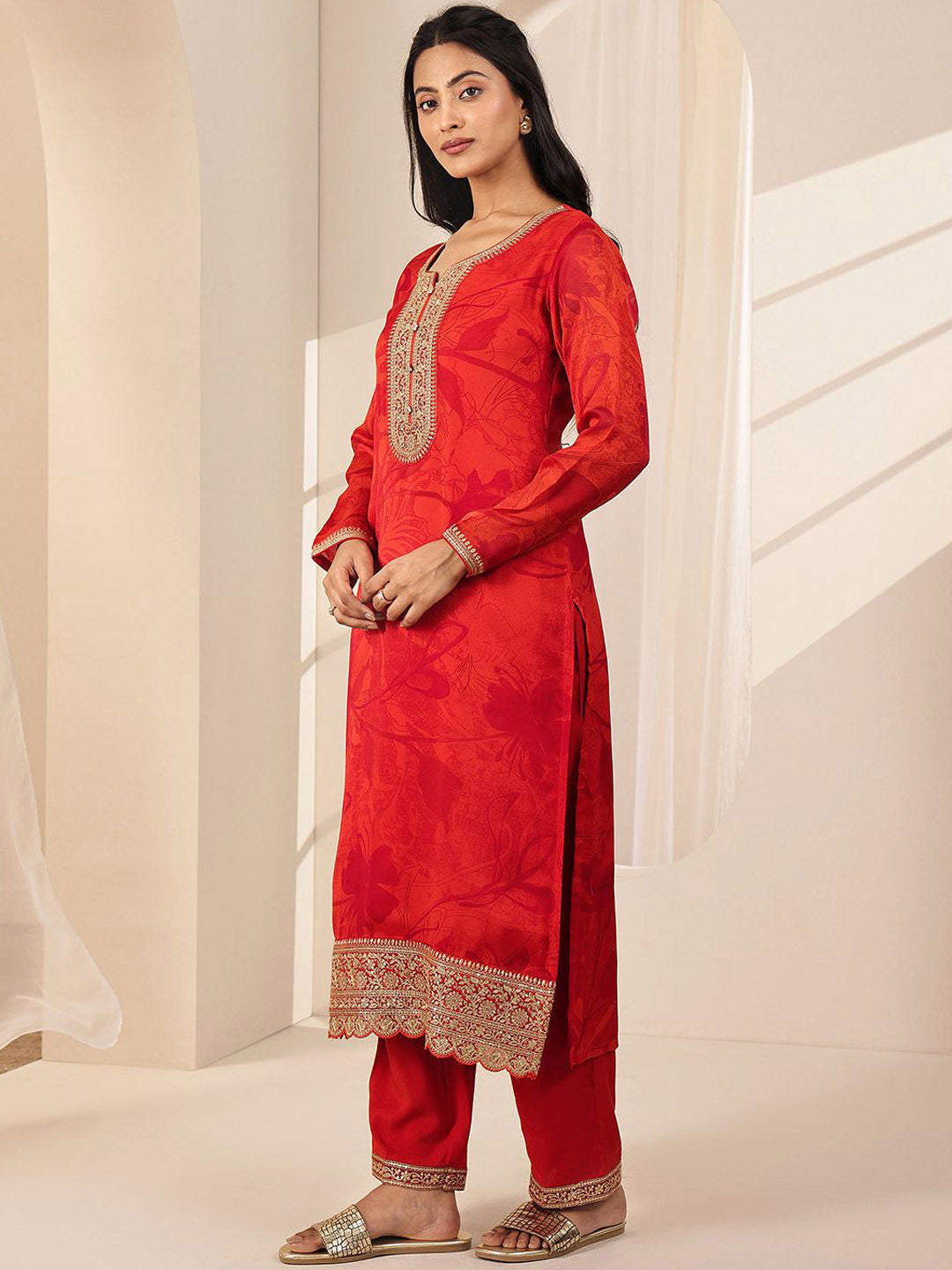 Floral Printed Sequinned Straight Kurta with Trouser & Dupatta