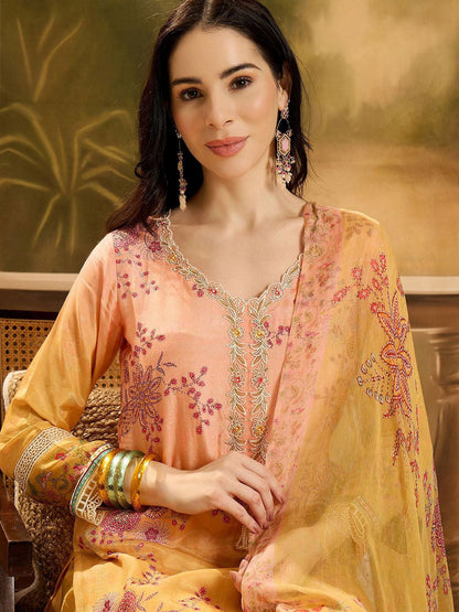 Women Embroidered Kurta Set