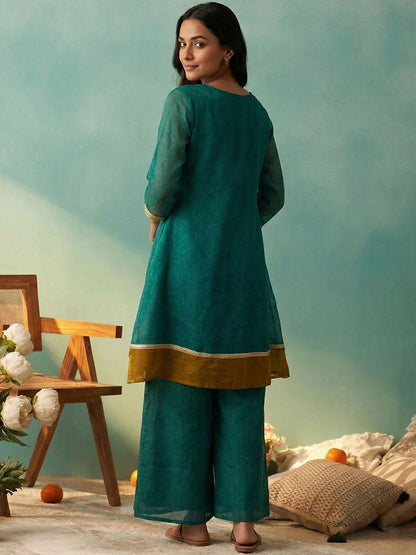 Dhiyona CH Women Regular Thread Work Kurta with Palazzos