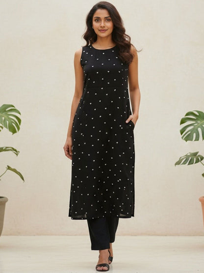 Printed Sleeveless Straight Kurta With Trousers
