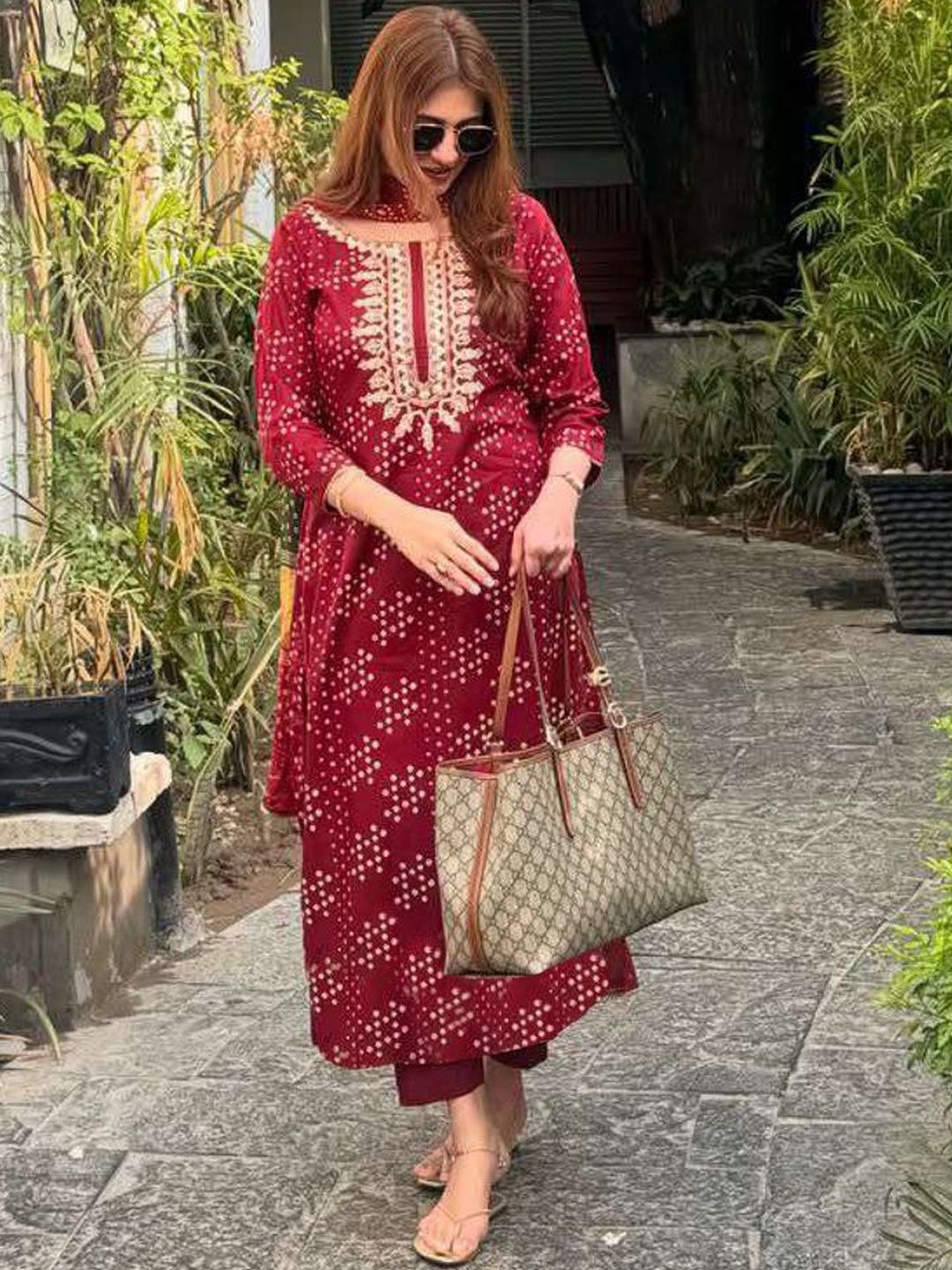 Dhiyona KL Ethnic Motifs Printed Thread Work Straight Kurta With Trousers & Dupatta