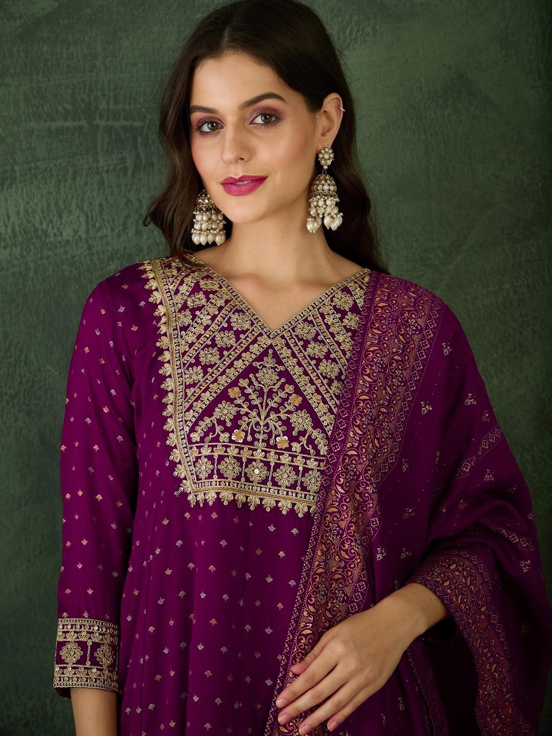 Dhiyona KL Women Purple Art Silk Embroidered Kurta Sets