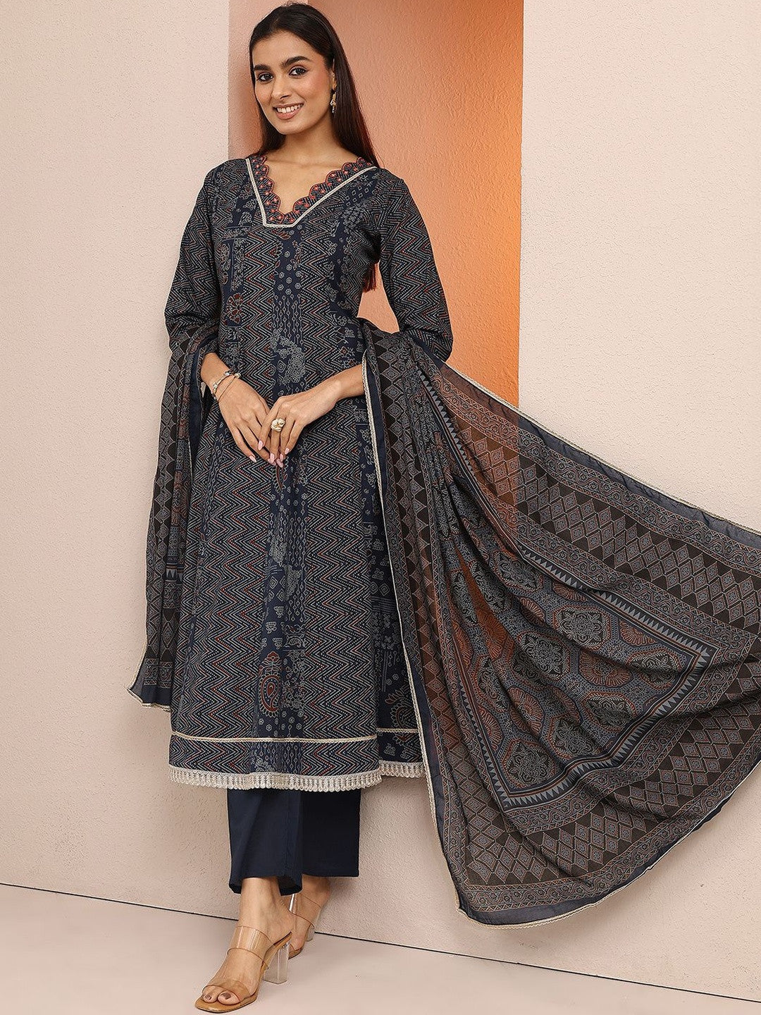Women Printed Regular Kurta with Trousers & With Dupatta