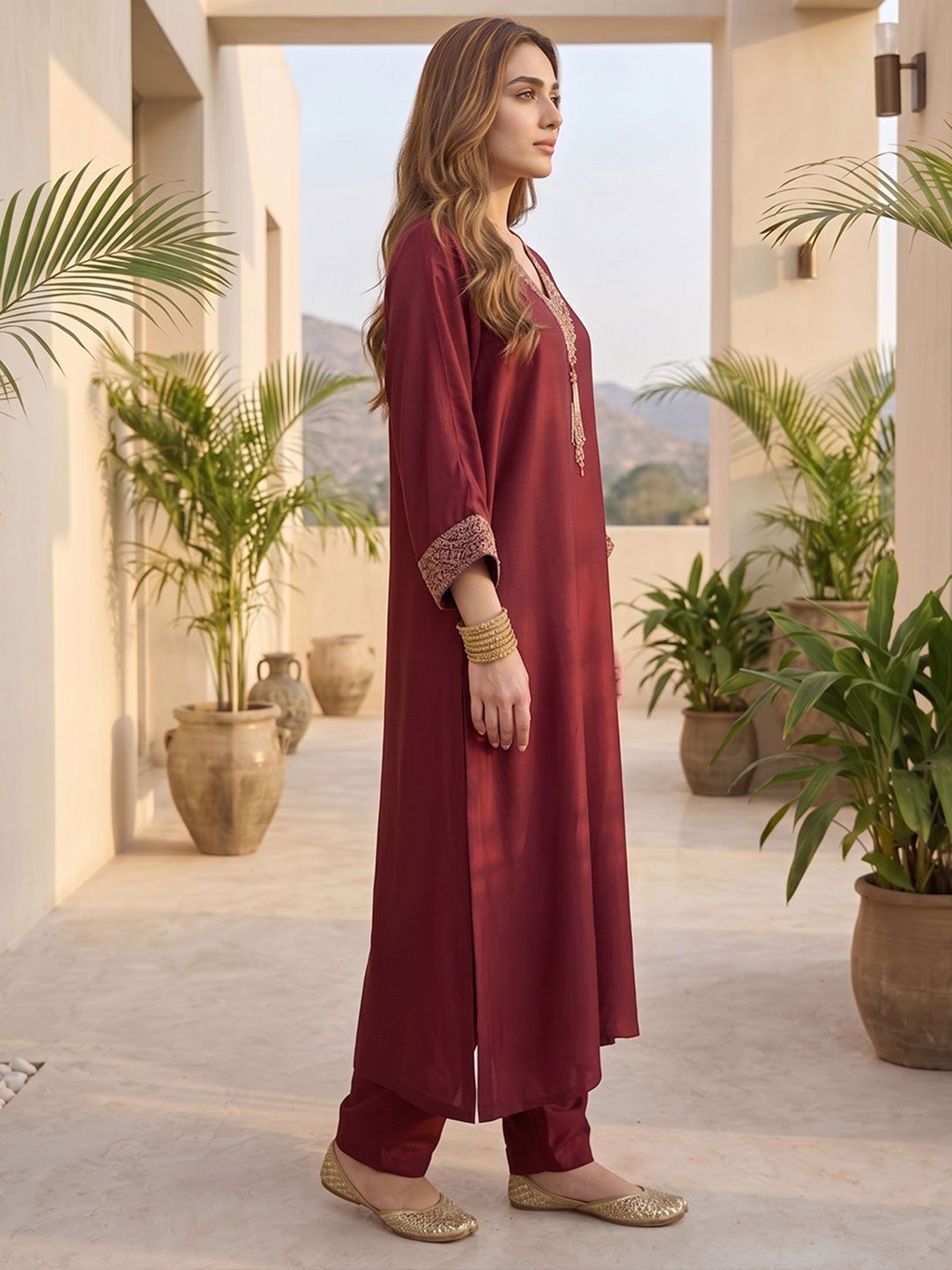 Maroon Women Ethnic Motifs Embroidered Regular Thread Work Kurta with Trousers