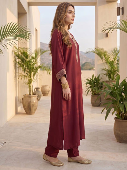 Maroon Women Ethnic Motifs Embroidered Regular Thread Work Kurta with Trousers
