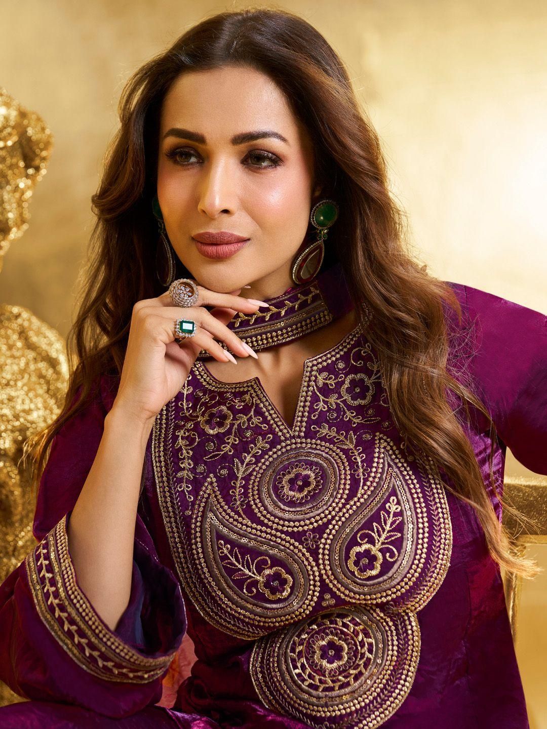Dhiyona IN Women Floral Zari Embroidered Yoke Design Crushed Organza Kurta Set with Dupatta