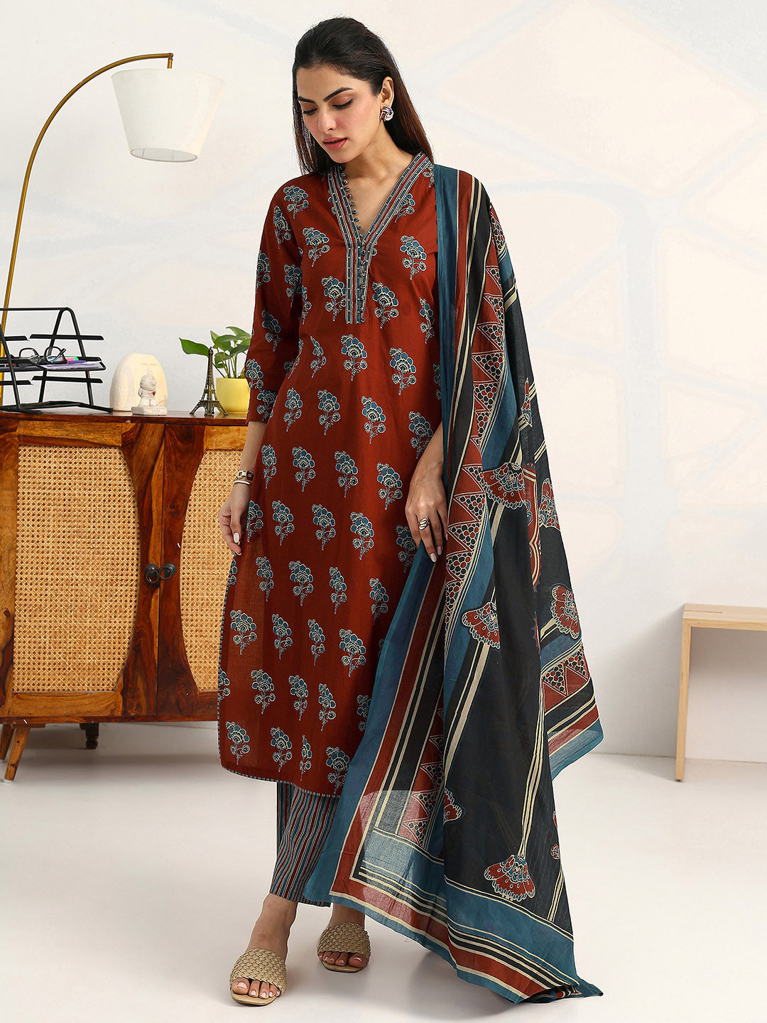 Women Ethnic Motifs Printed Regular Cotton Blend Kurta with Trousers & With Dupatta