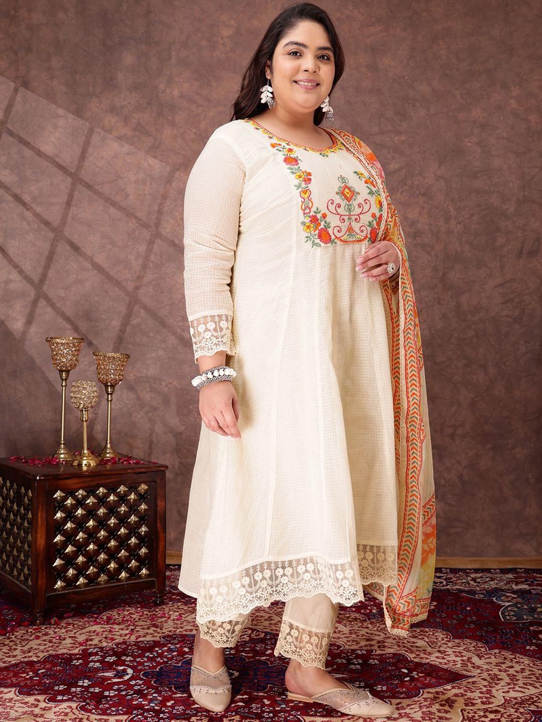 Dhiyona IN Women Floral Embroidered Thread Work Anarkali Kurta with Trousers & Dupatta